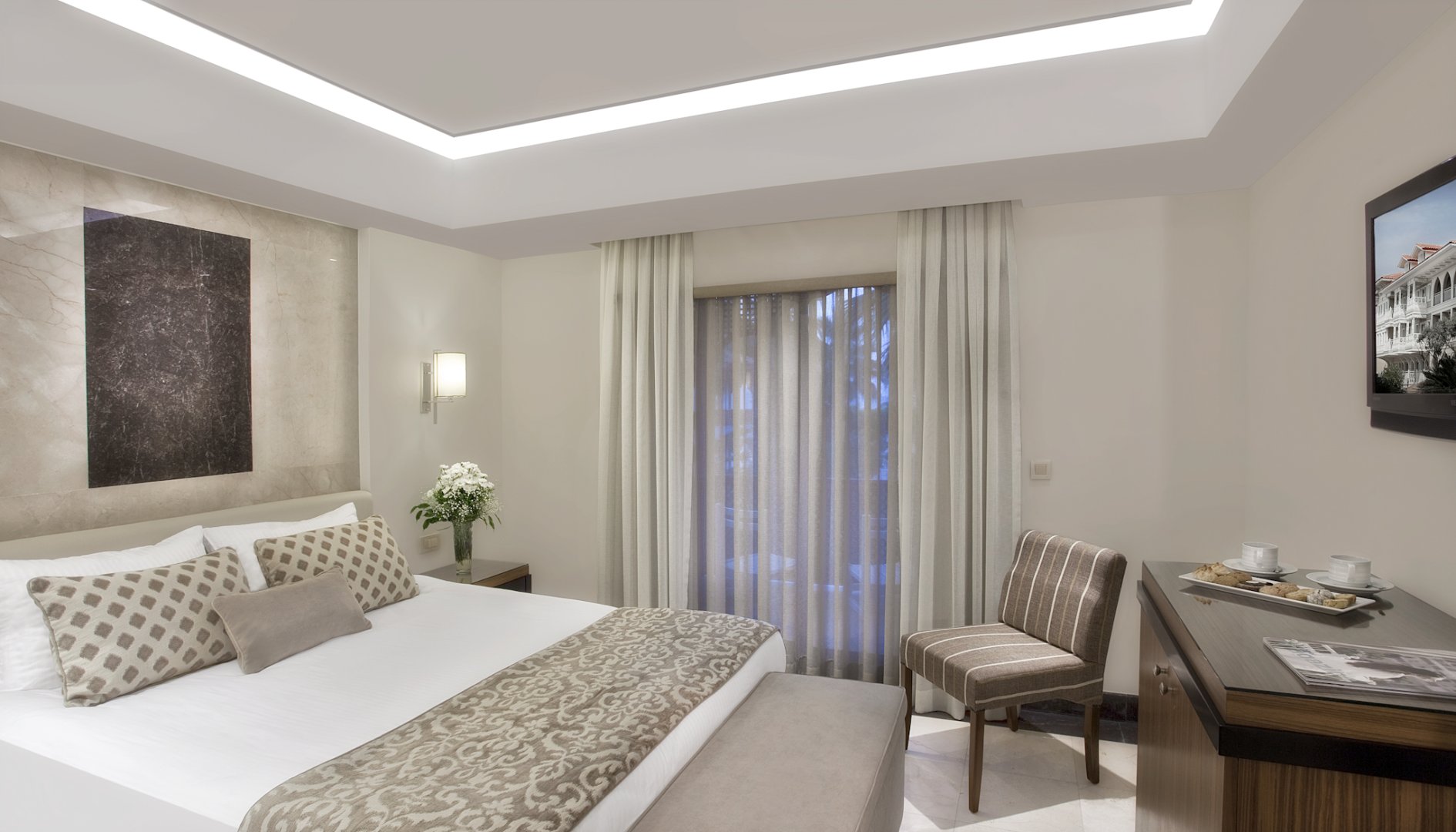 SUPERIOR FAMILY ROOM