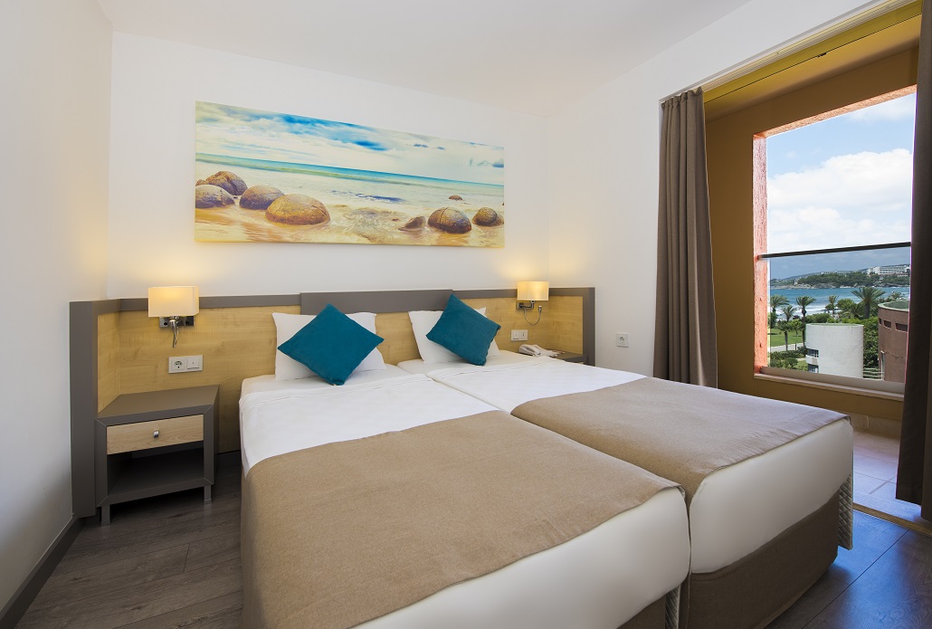 FAMILY ROOM LATERAL SEA SIDE