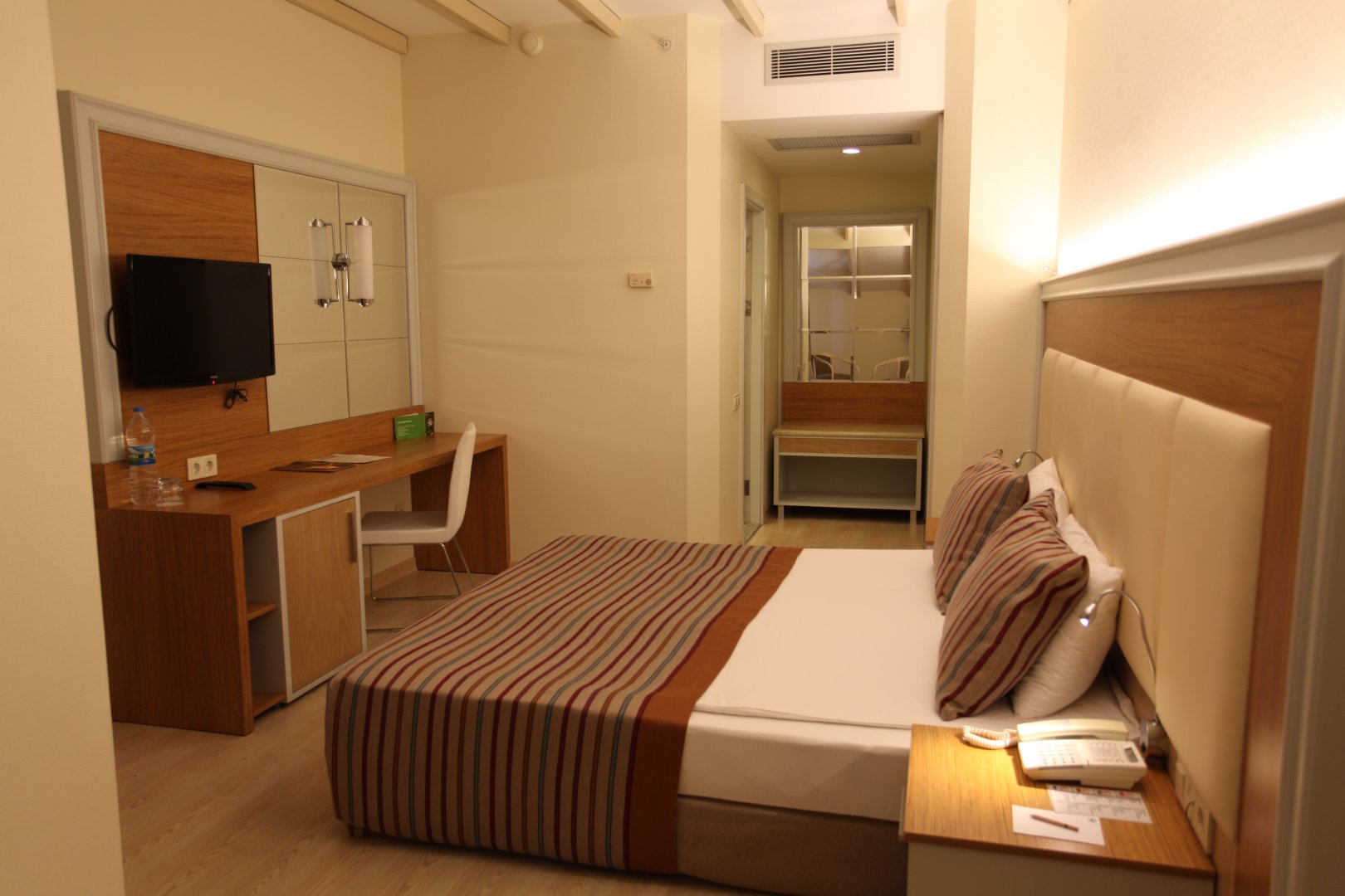 FAMILY LAND /STREET VIEW