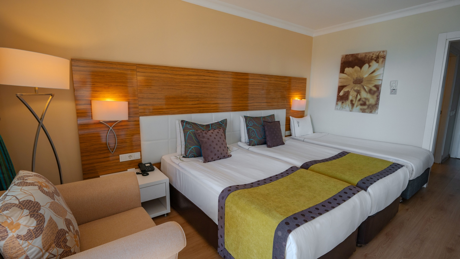 PALACE STANDARD ROOM (MAIN BUILDING) 