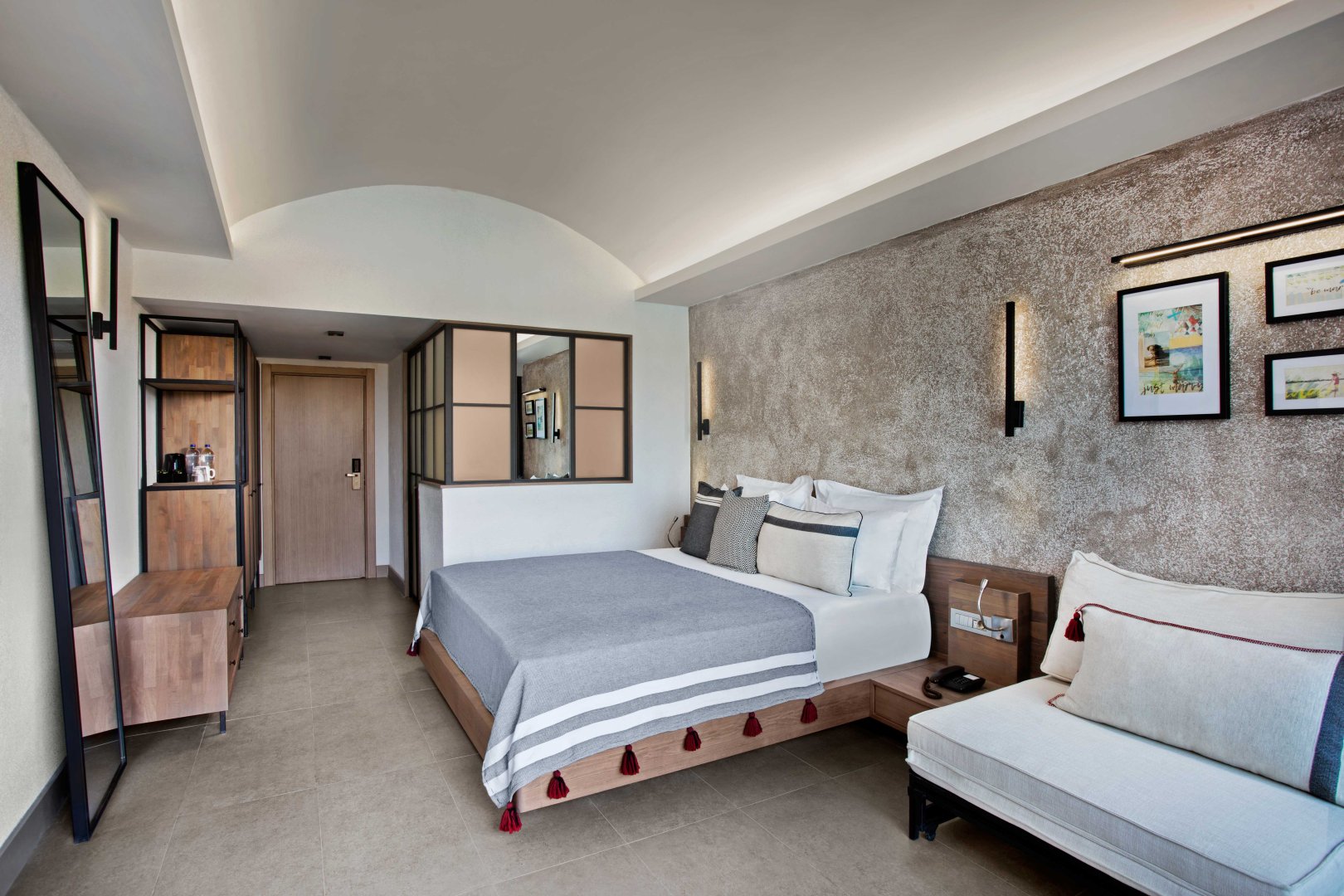 COMFORT MAIN BUILDING GARDEN VIEW