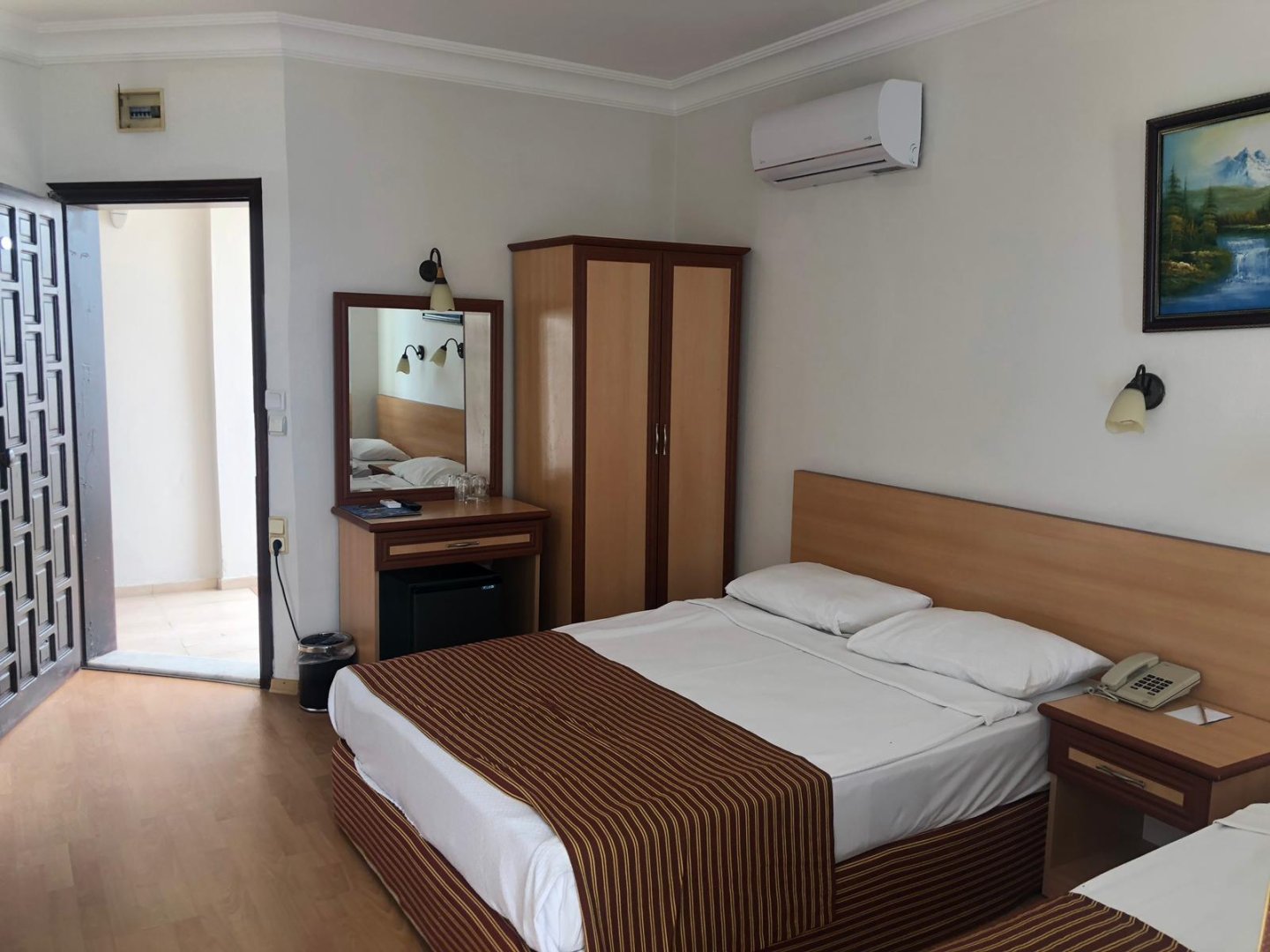 STANDARD WITHOUT BALCONY ROOM