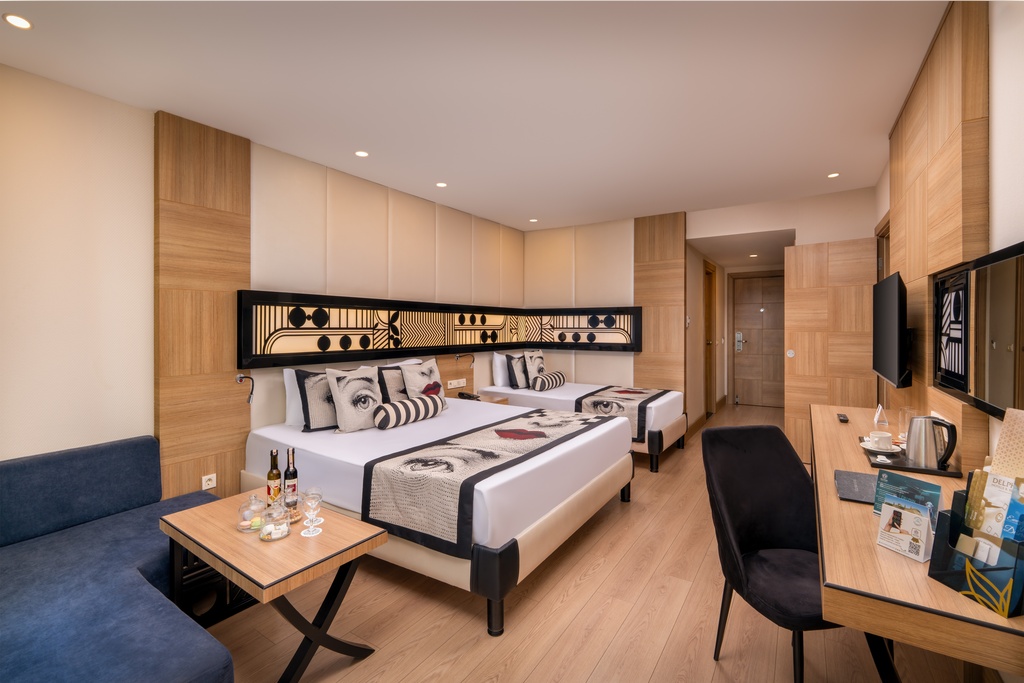 Connection Room Sea Side View