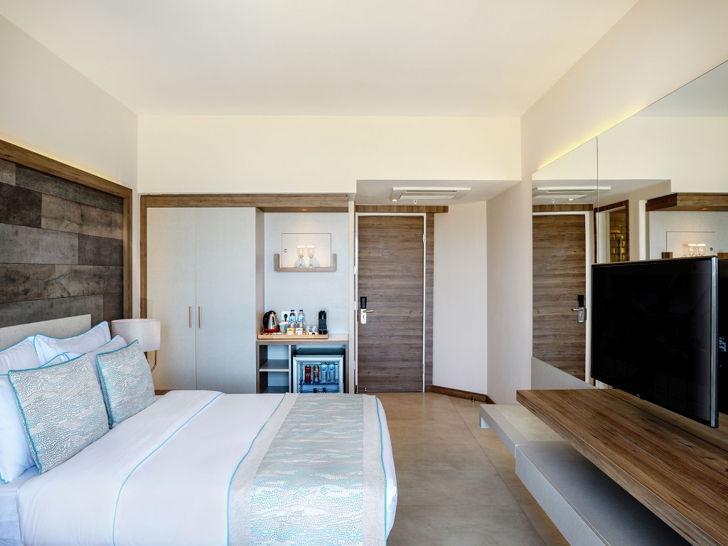 SUPERIOR ODA YANDAN DENIZ MANZARALI