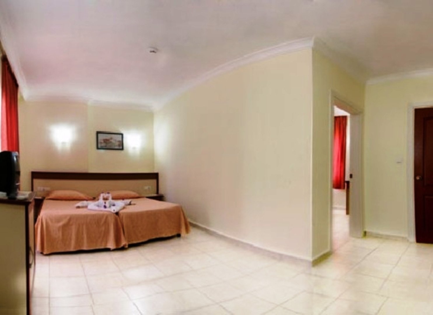 FAMILY ROOM 2 BEDROOMS