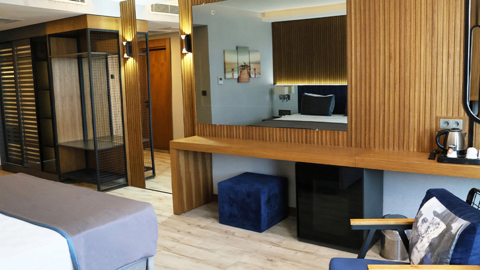 DENIZ MANZARALI ODA (EK BINA)