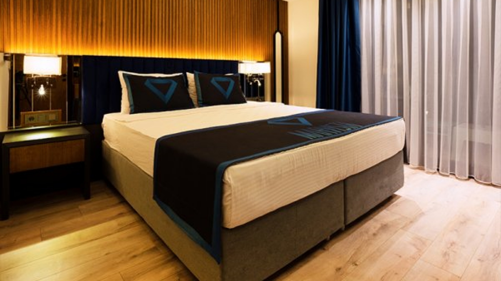 DENIZ MANZARALI AILE ODASI