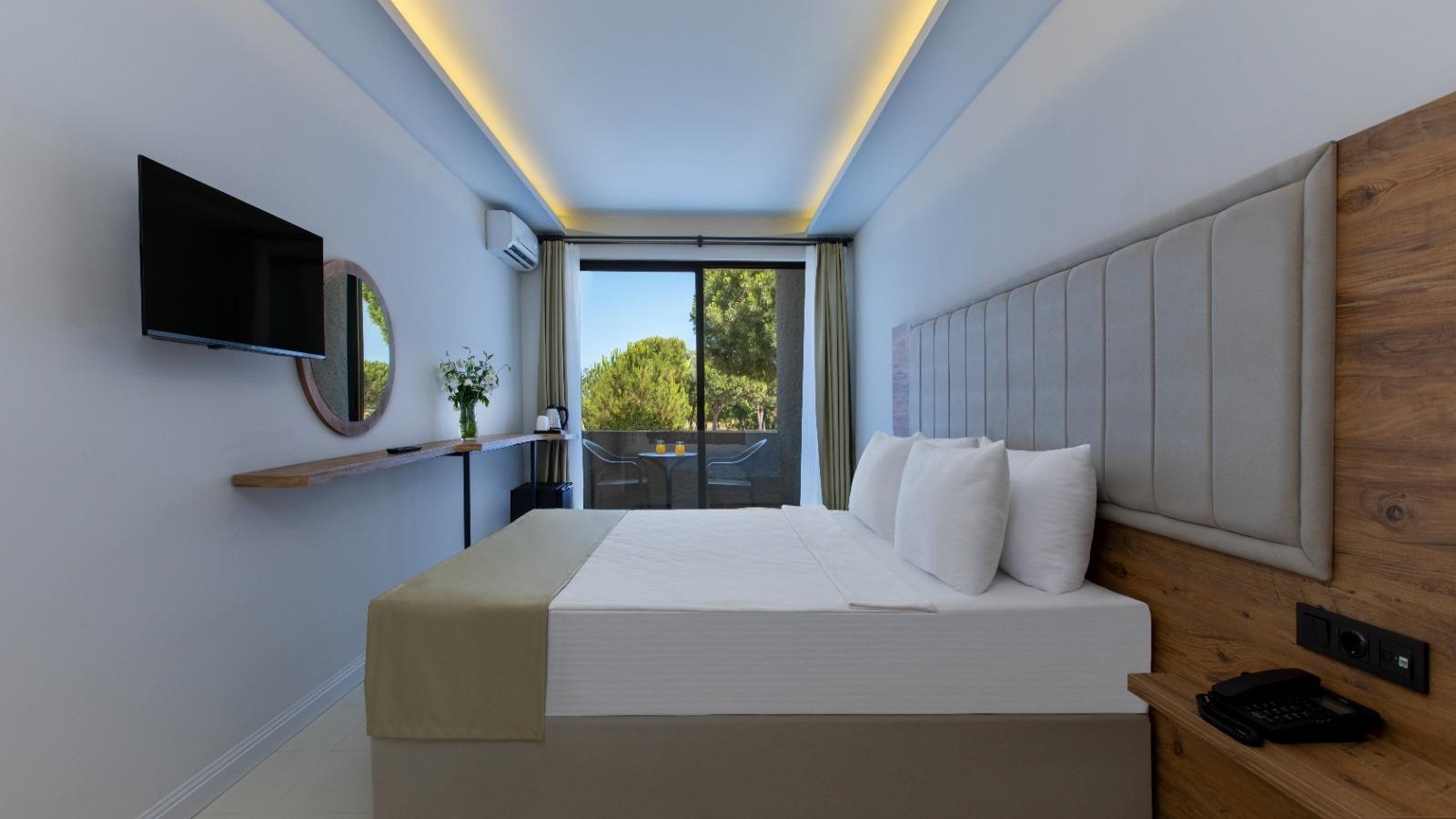 Standart Kara Manzaralı Oda