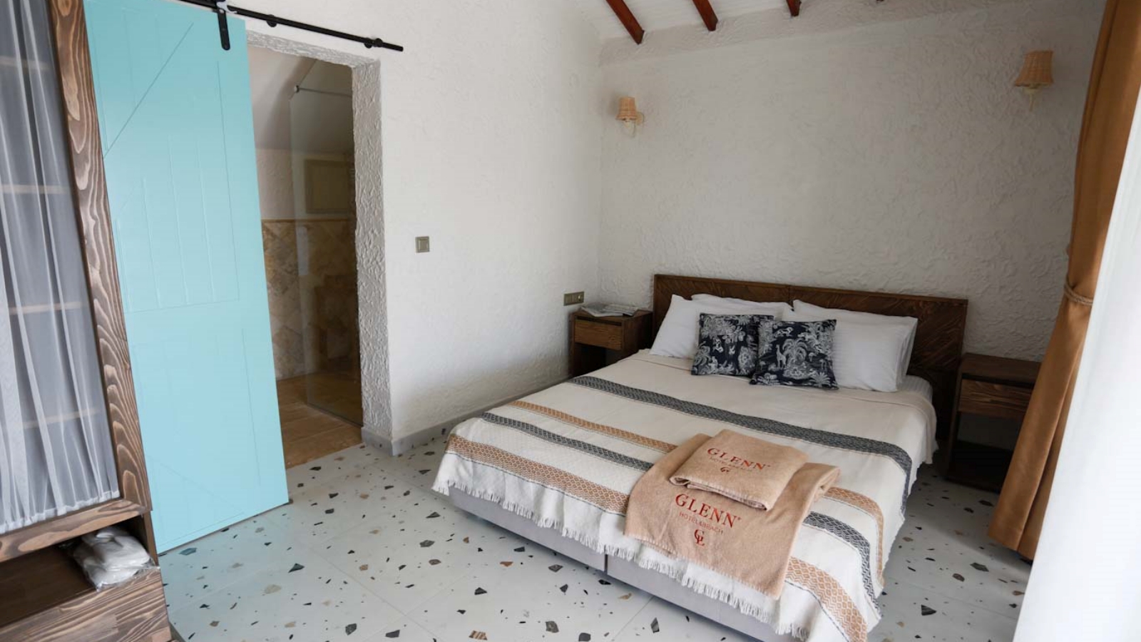 BUNGALOV DENİZ MANZARALI ODA 