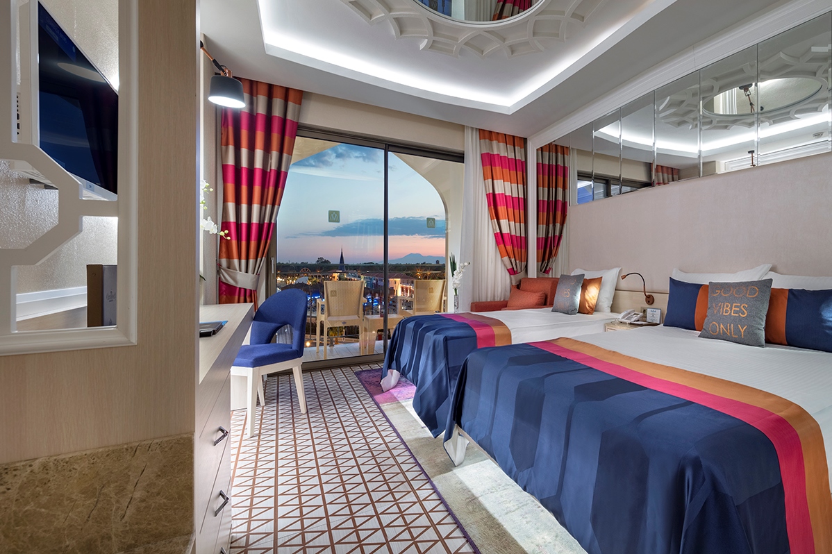 STANDARD  POOL SIDE VIEW ROOM