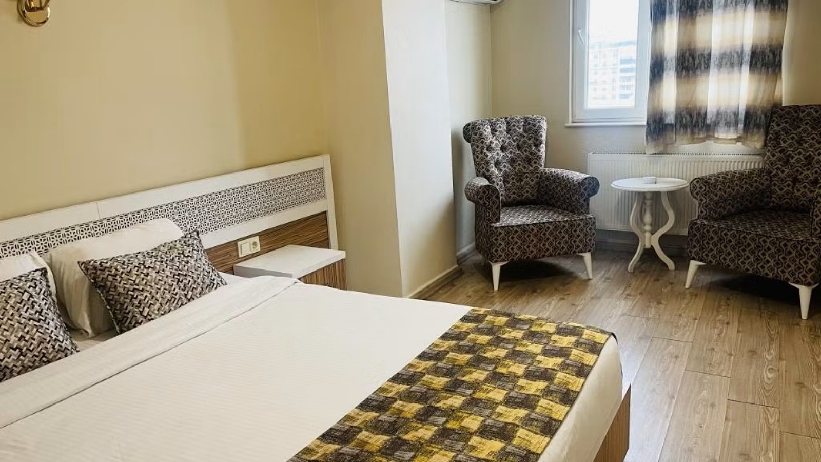 Suit - Bed & Breakfast - İade Edilebilir