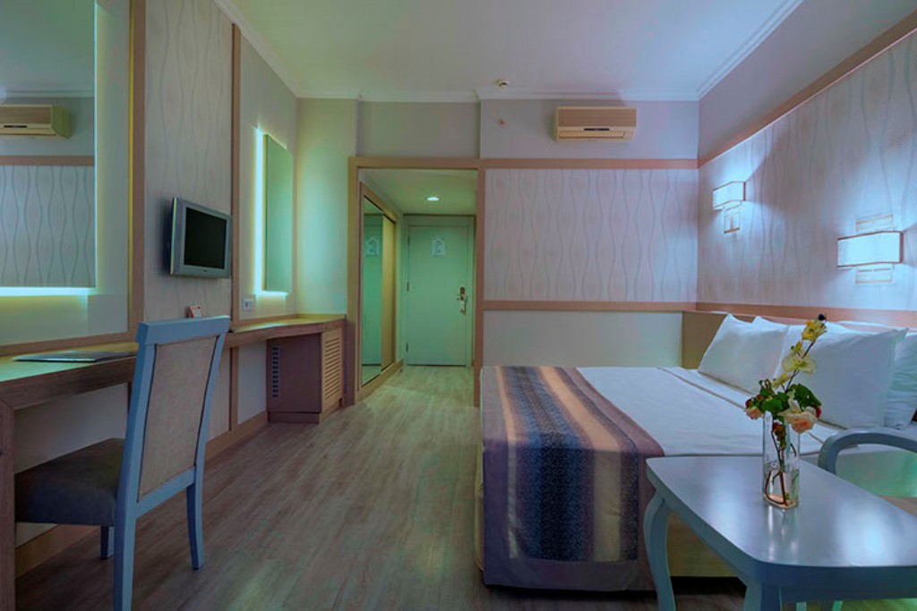 STANDARD ROOM LAND VIEW 