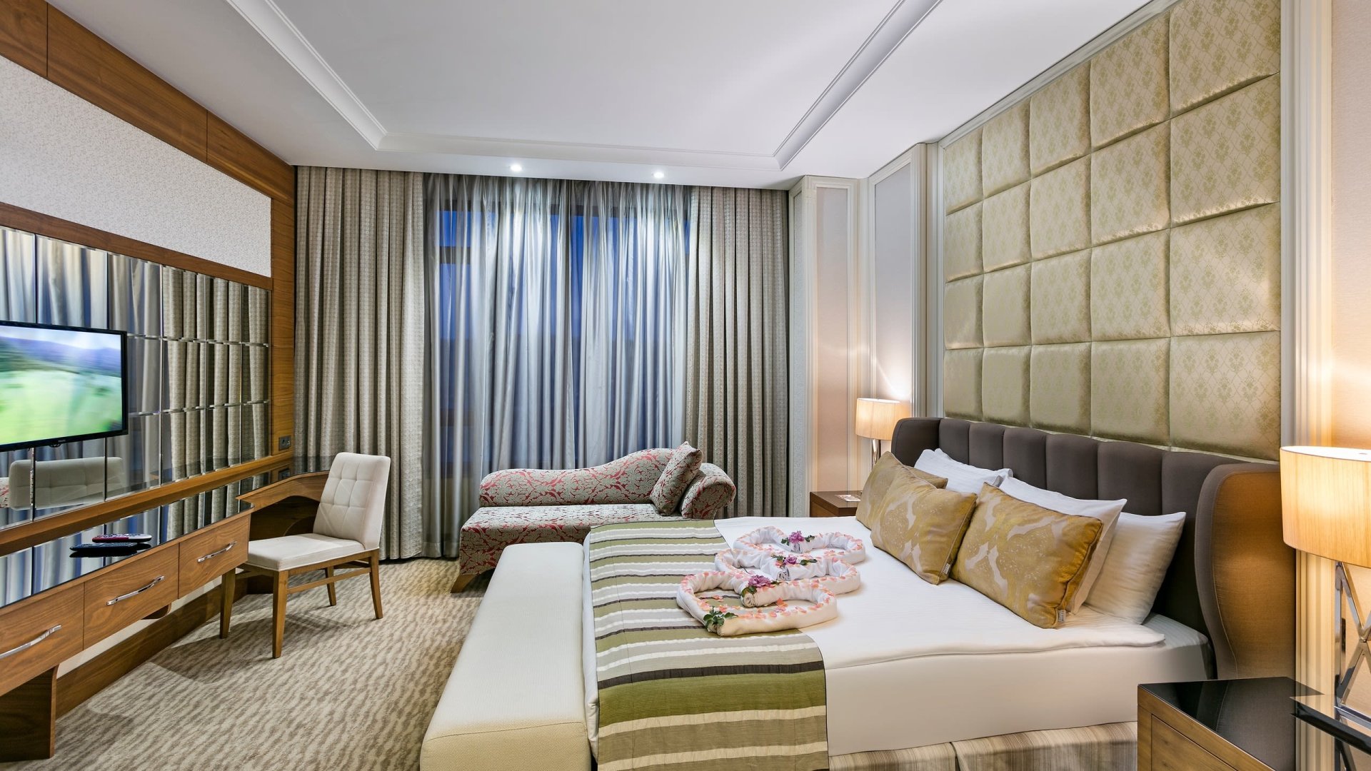 Standart Oda Havuz Manzaralı