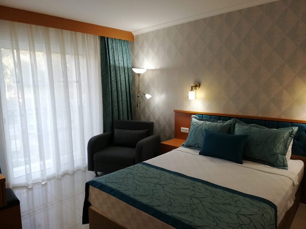 STANDARD ROOM LAND VIEW