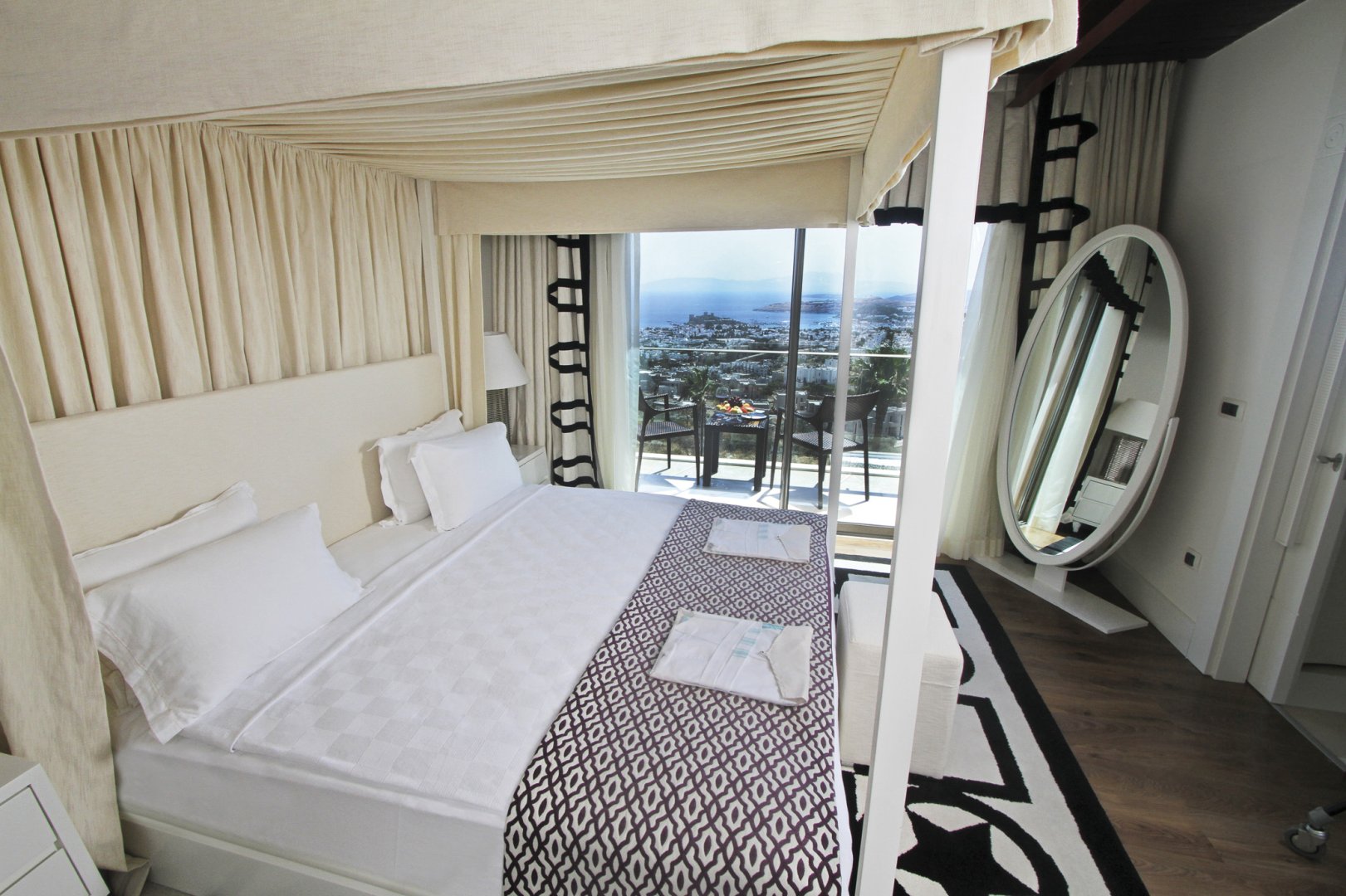 LUXURY ROOM SEA VIEW