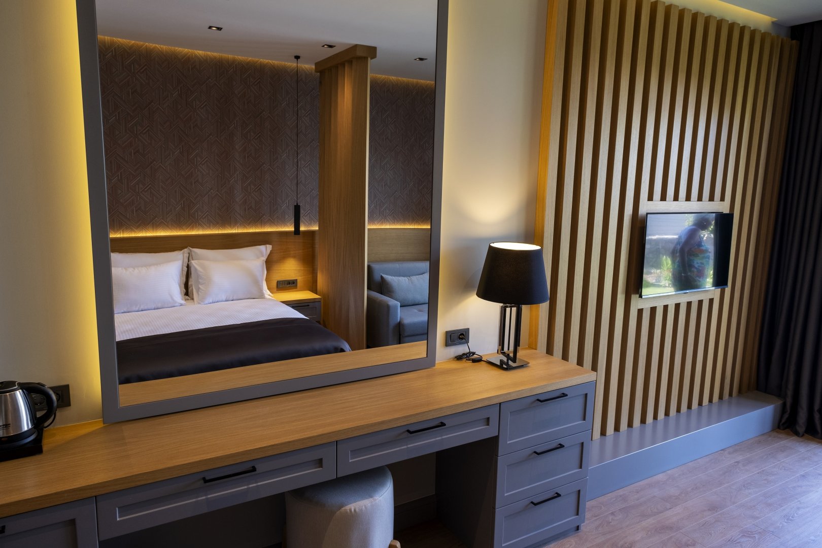 Superior Oda Havuz Manzaralı