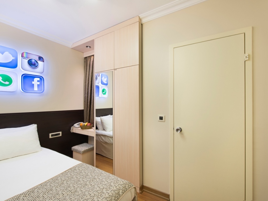 TEK KİSİLİK EKONOMİK PENCERESİZ ODA