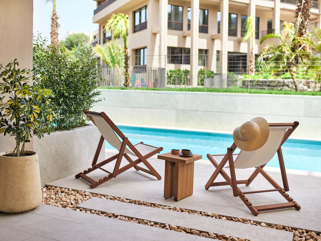 Platinum Swim Up King with Pool View