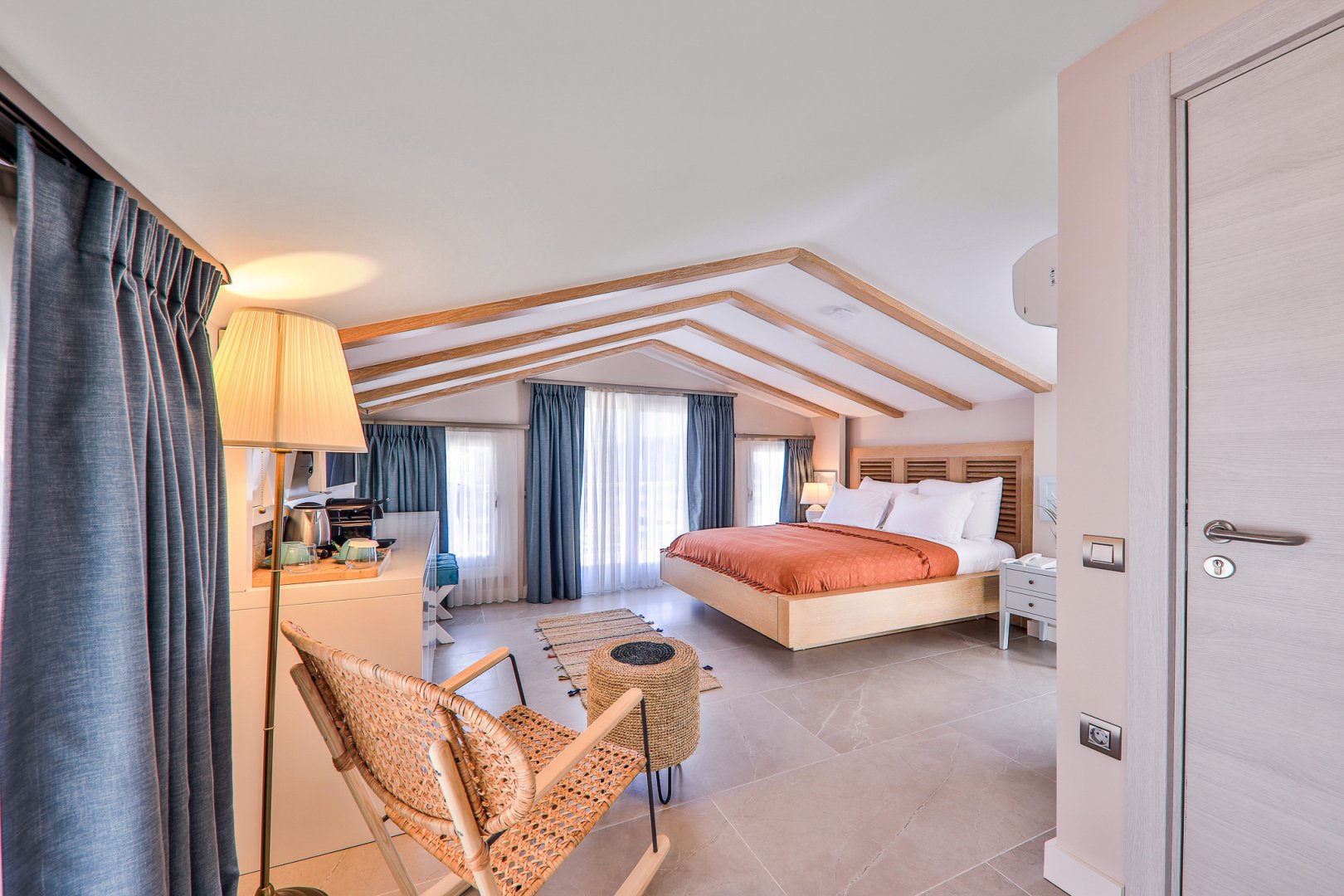 Penthouse Suite with Sea view & Jacuzzi on Terrace