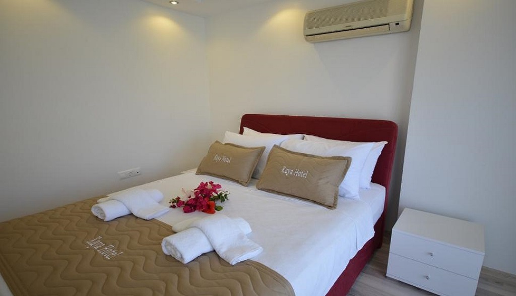 Standart Kara Manzaralı Oda