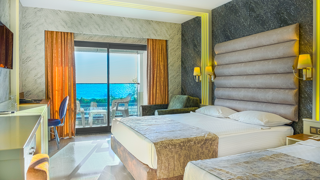 CORAL ROOM SEA VIEW