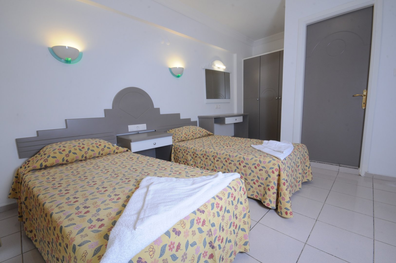 APARTMENT 1 BEDROOM POOL VIEW