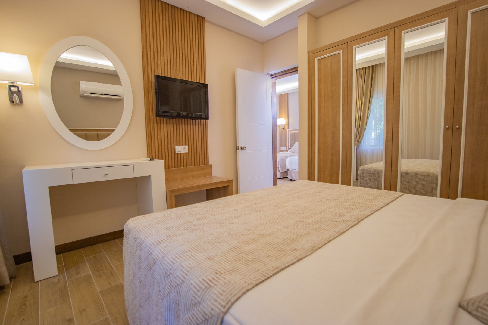 FAMILY ROOM 2 BEDROOMS WITH BALCONY