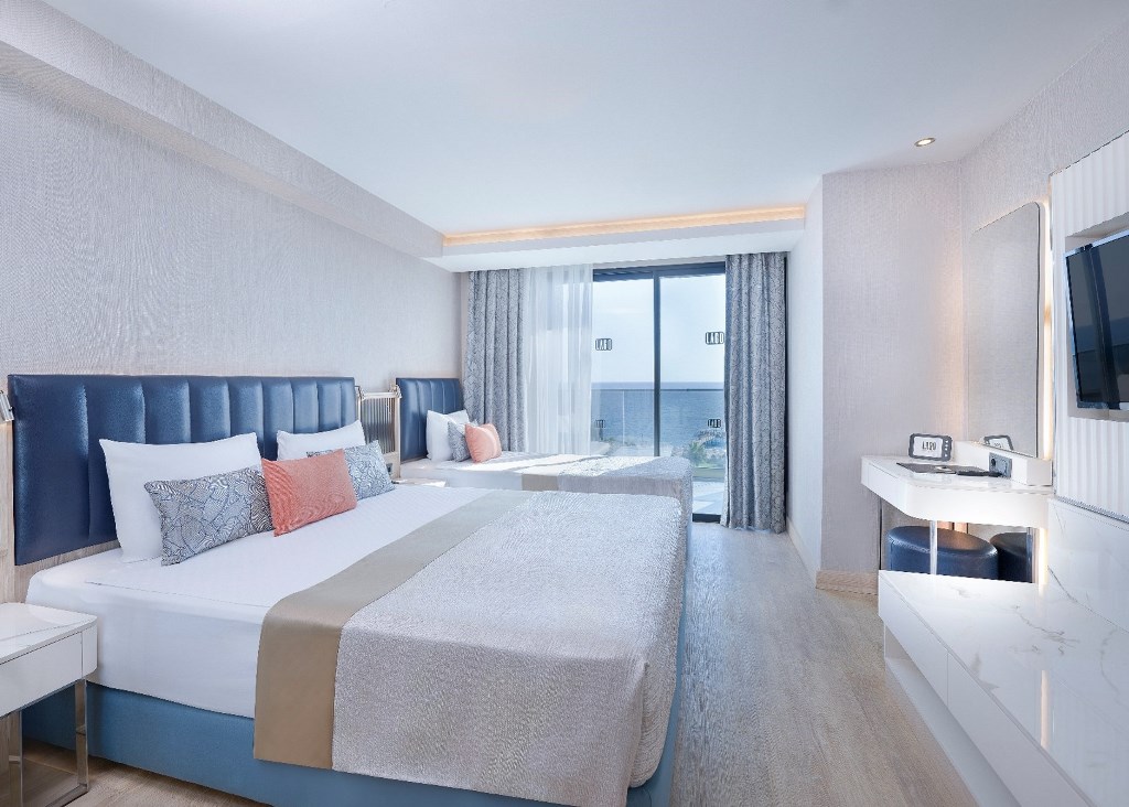 DUBLEX FAMILY LAND VIEW ROOM