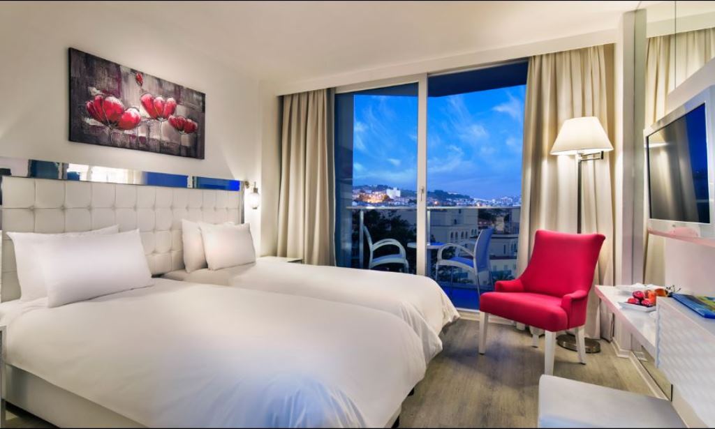 STANDARD ROOM LAND VIEW