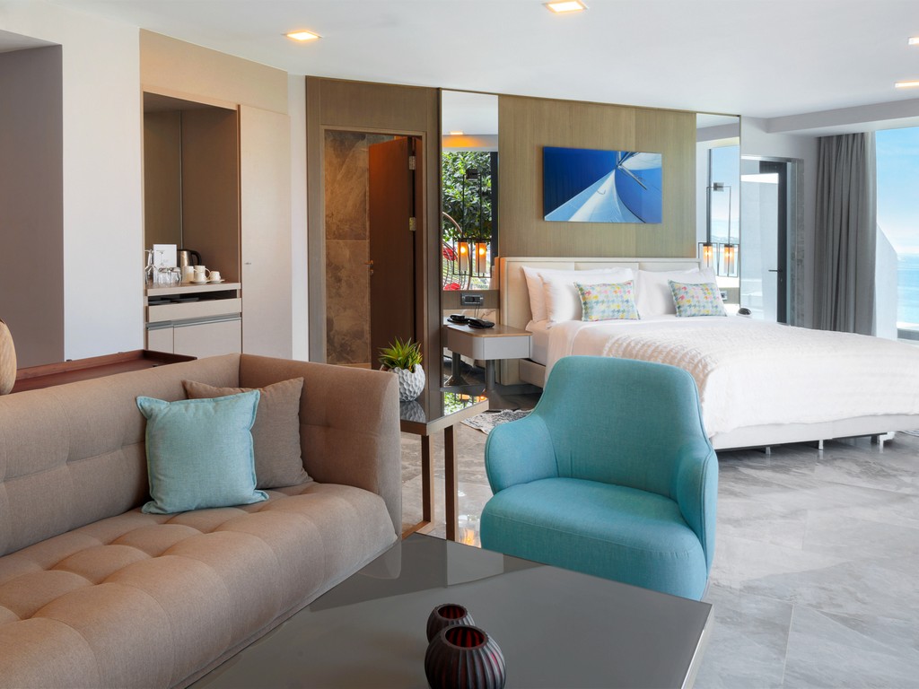 INDOOR GRAND POOL SUITE 2 BEDROOM