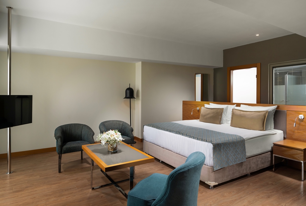 CORNER SUITE SEA VIEW