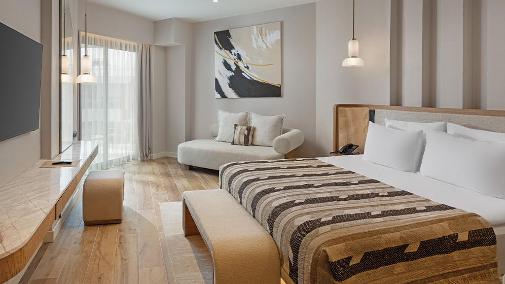 Superior Side Sea View