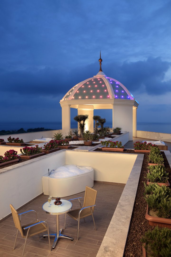 SUPERIOR ROOM WITH JACUZZI