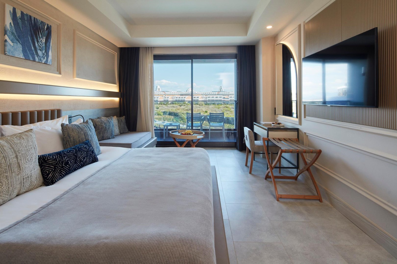 DELUXE LAND VIEW ROOM