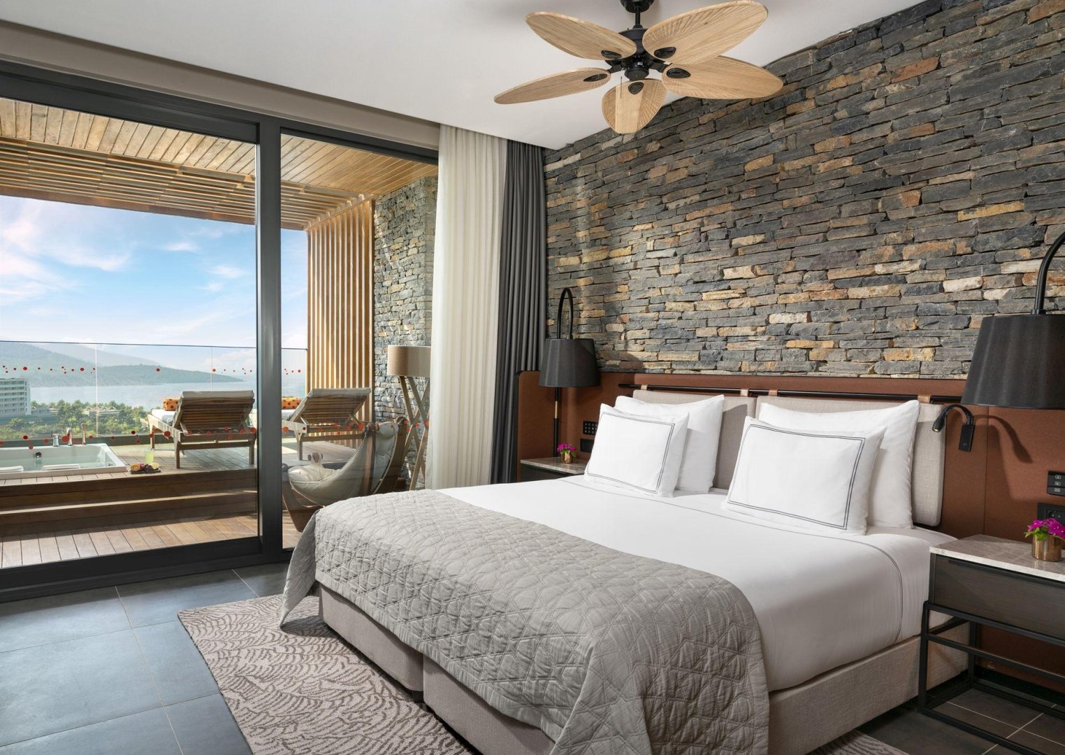 FAMILY CORNER SUIT(Terrace)