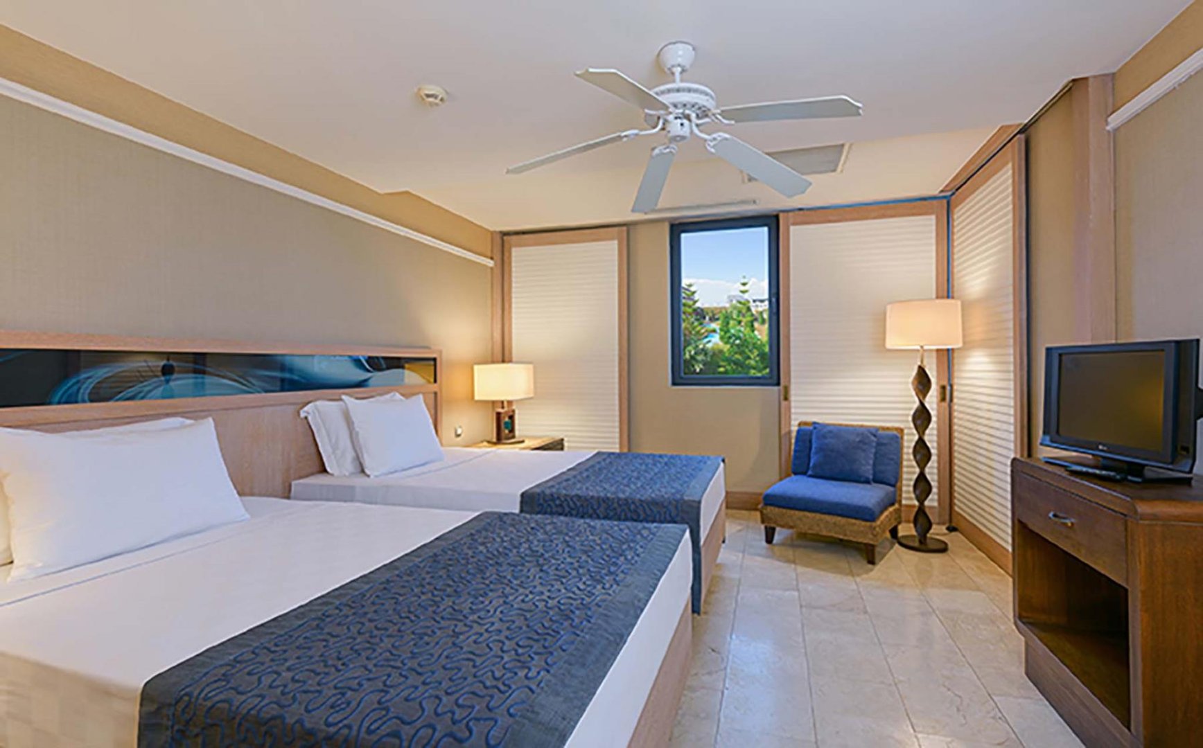 FAMILY SUITE SIDE SEA VIEW