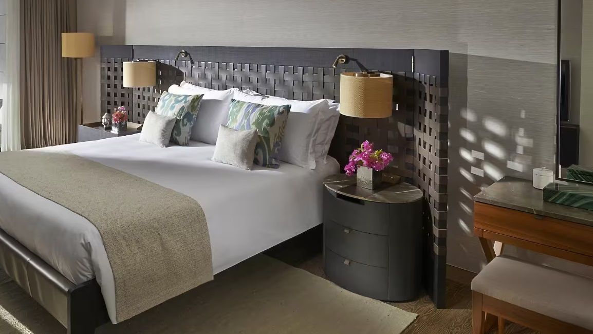 TWO BEDROOM APARTMENT WITH POOL