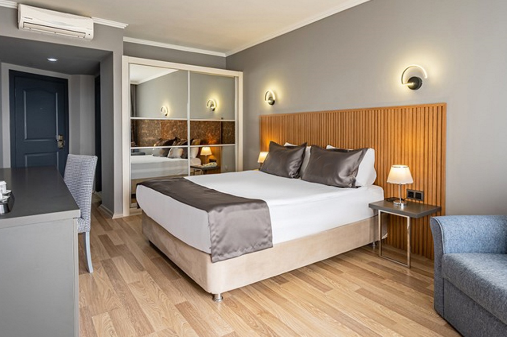 SUPERIOR ROOM LAND VIEW WITH BALCONY