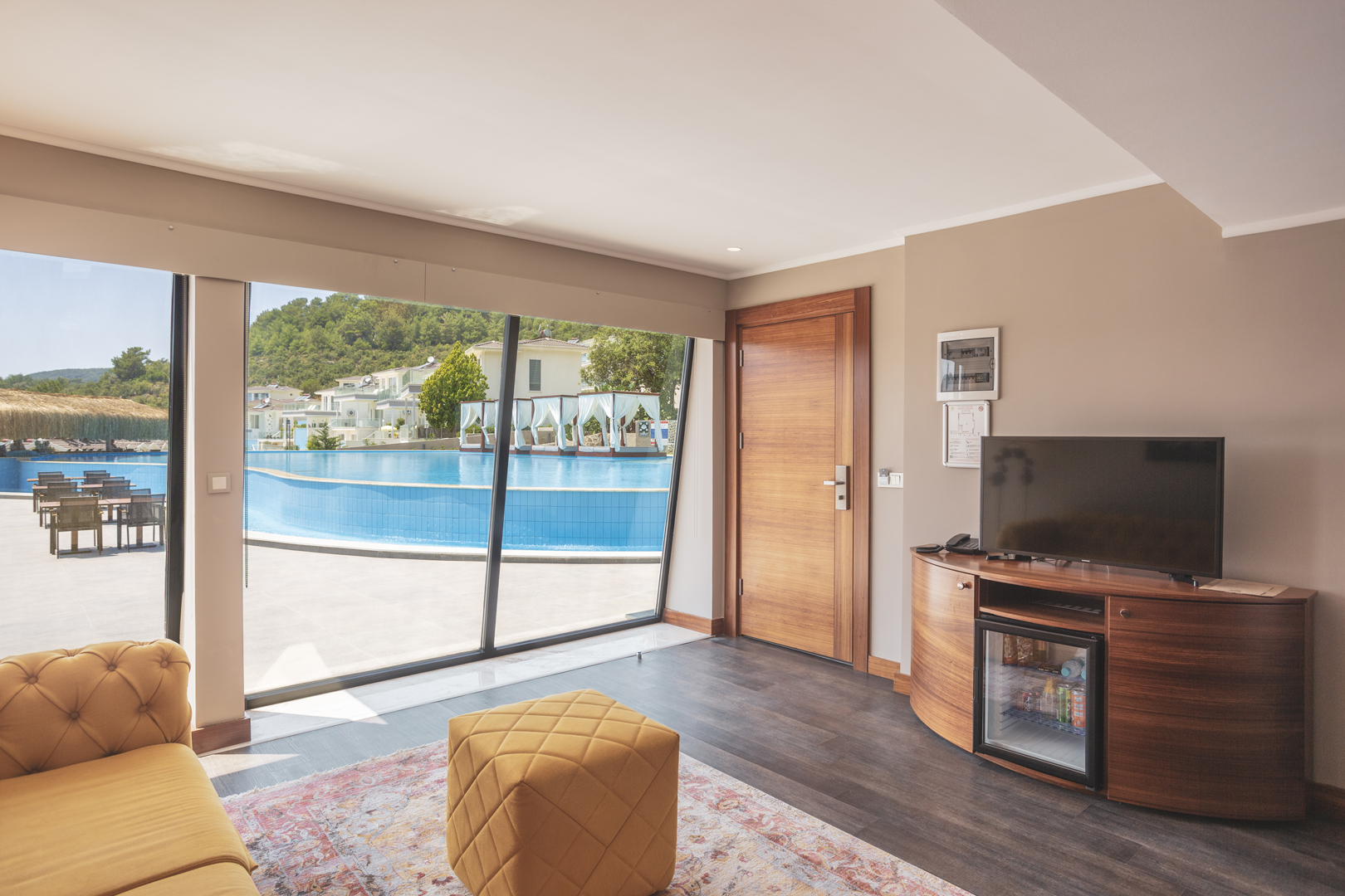 SUNSET VIEW KING SUITE