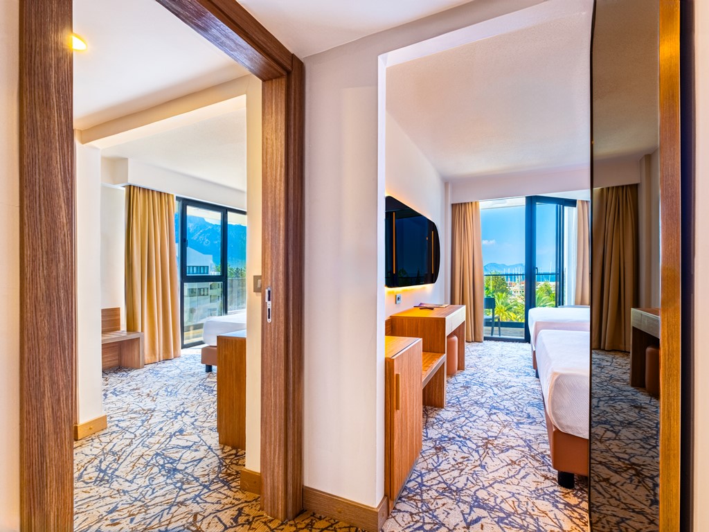 FAMILY ROOM 1 / LAND VİEW  / 1 BATH