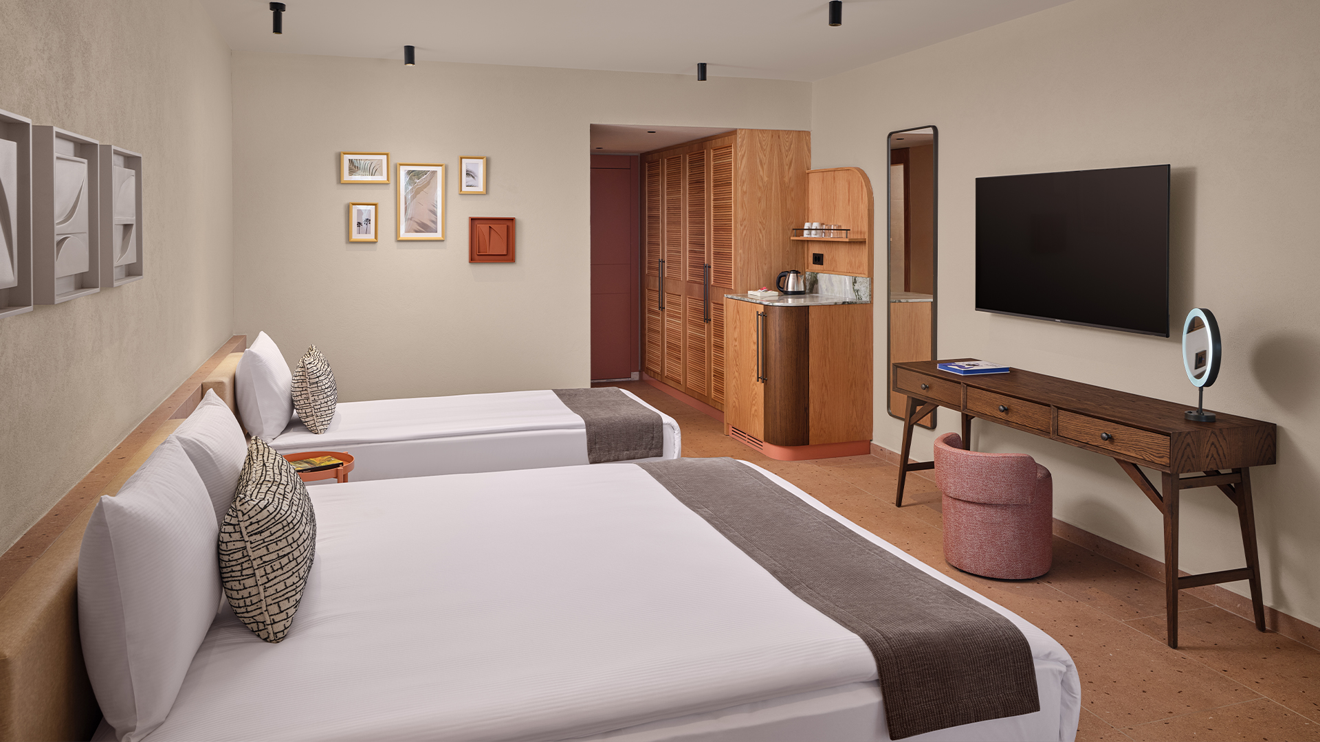 SUPERIOR STANDARD ROOM LAND VIEW