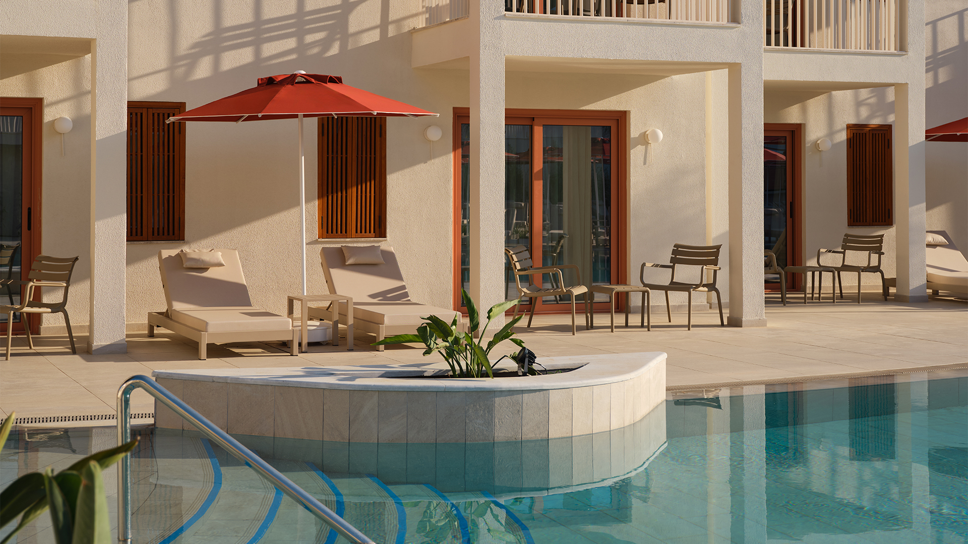 LAGOON SUITE DIRECT POOL ACCEESS