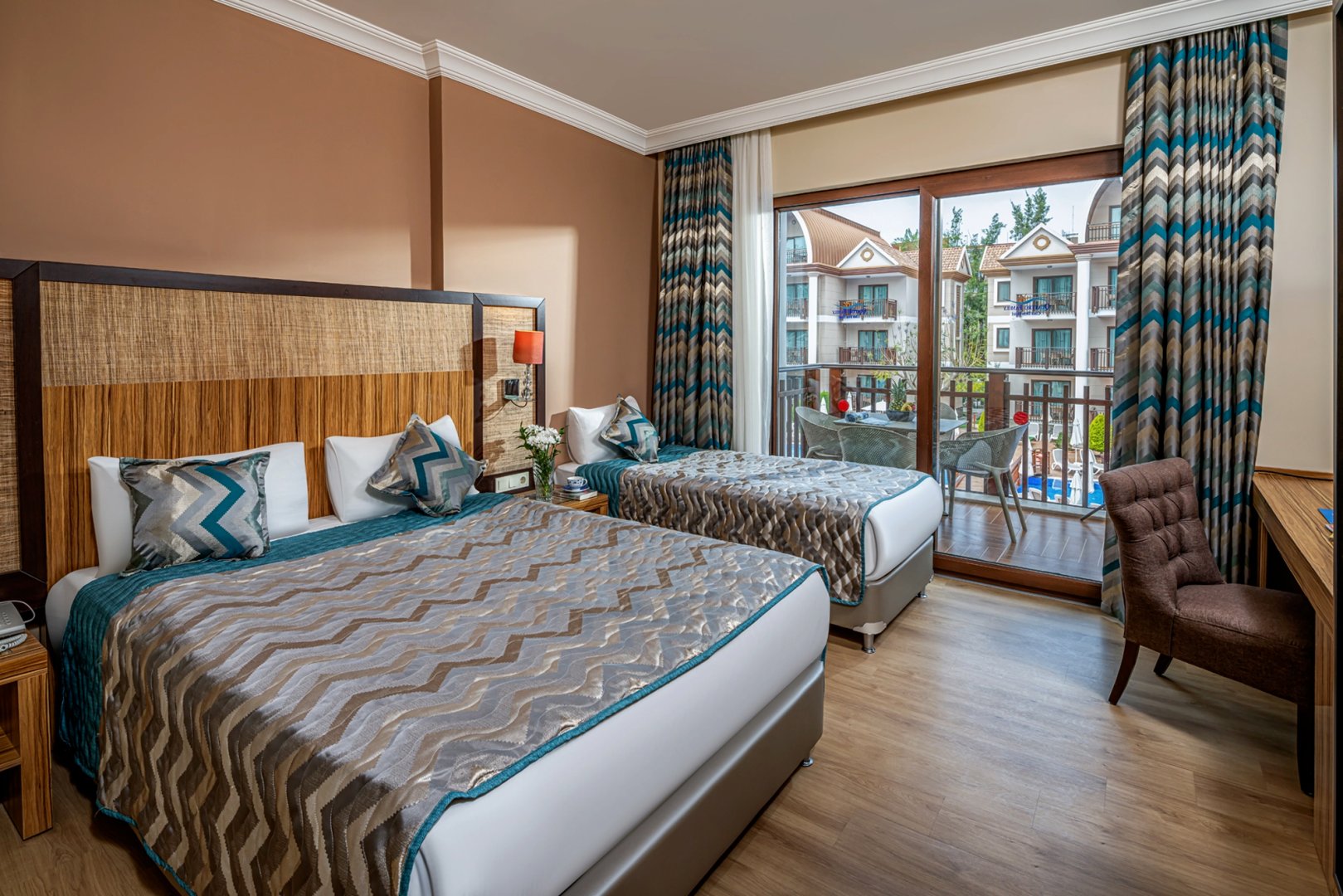 GARDEN FAMILY RELAX POOL