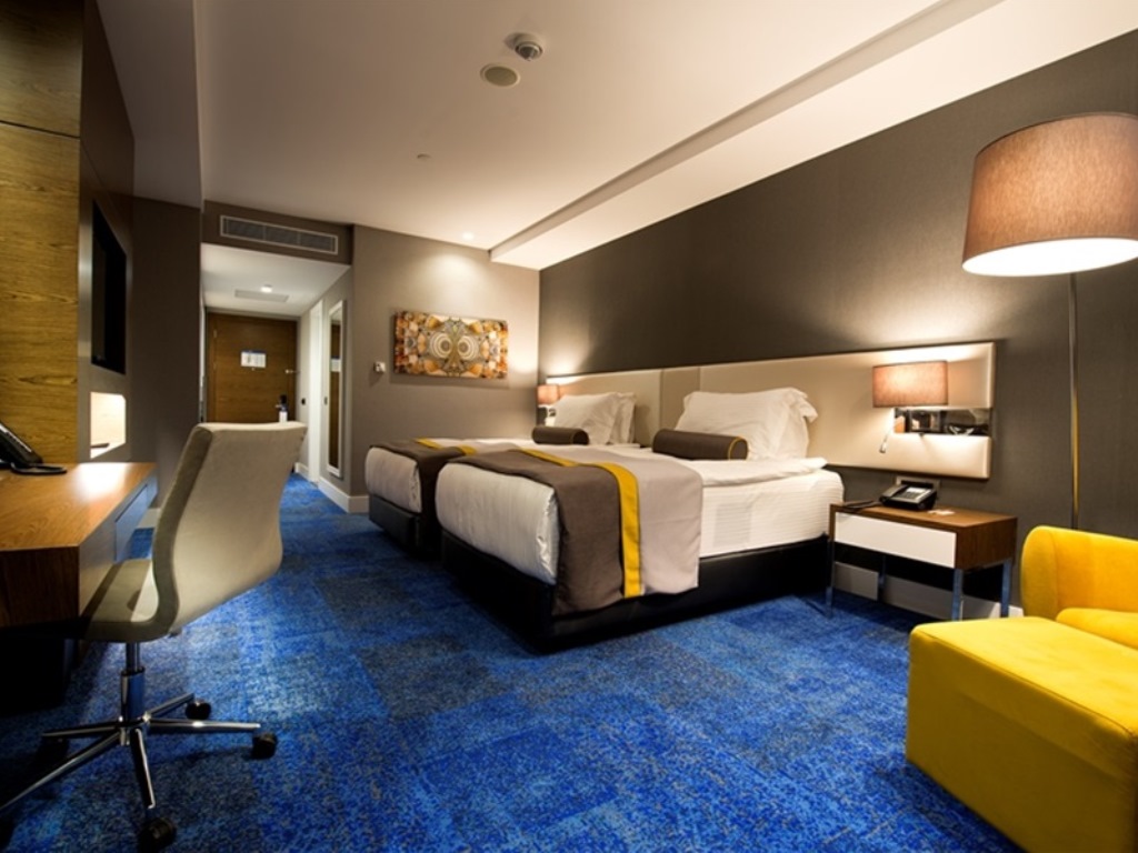 STANDARD ROOM CITY VIEW