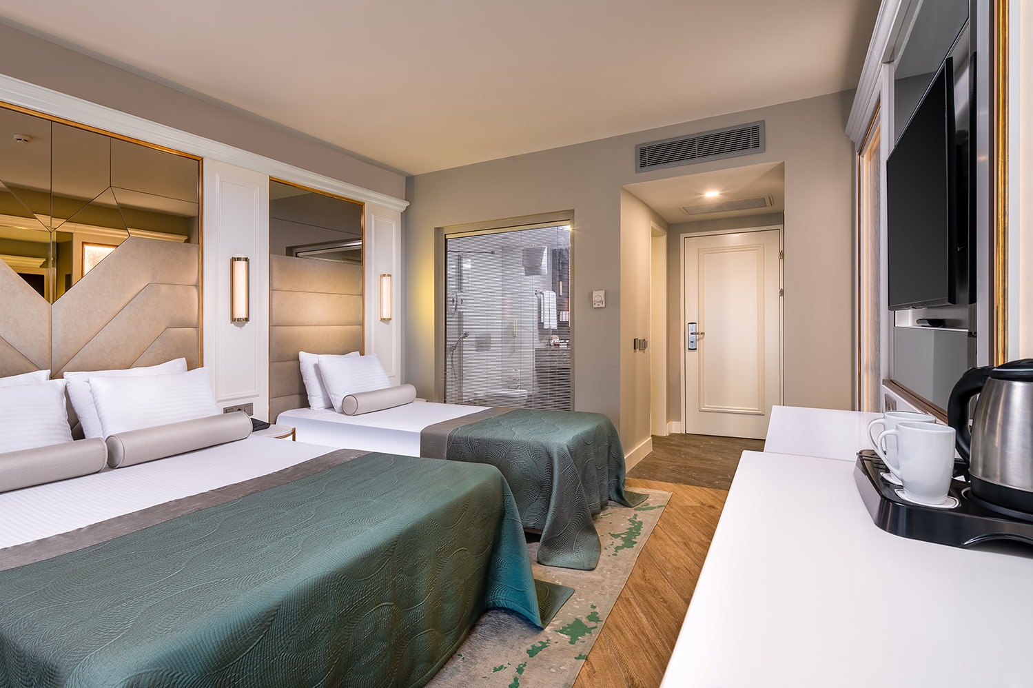 DELUXE ROOM LAND VIEW 