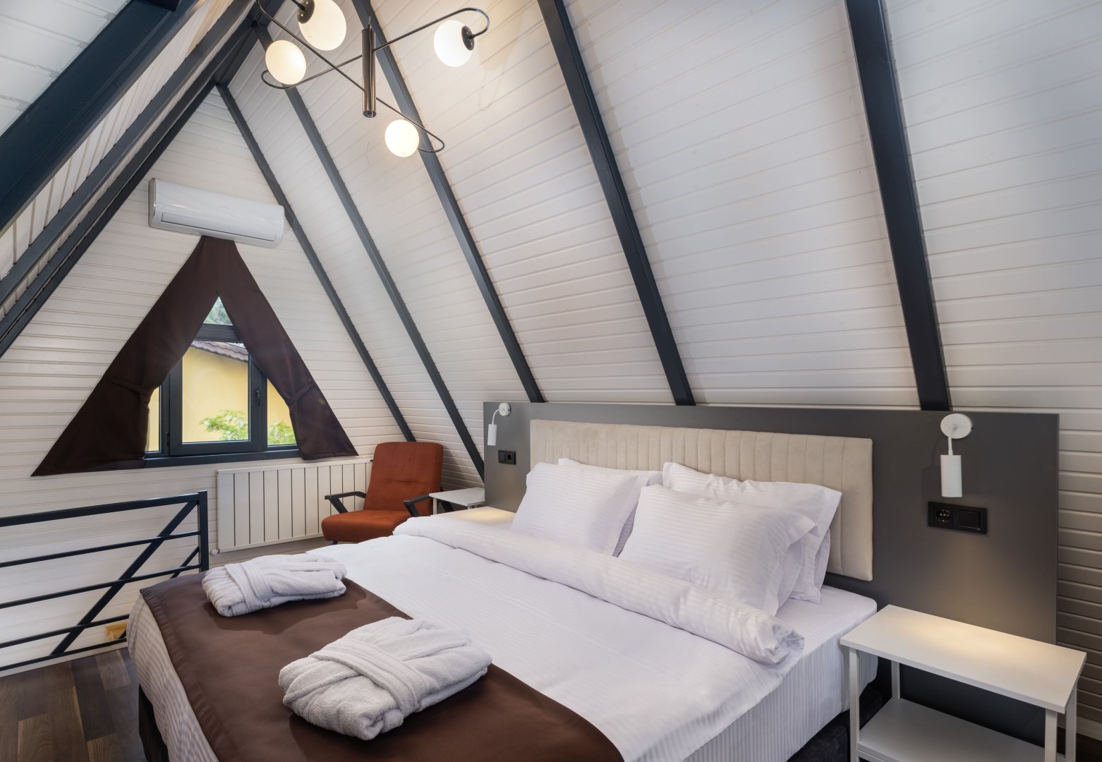 SUPERIOR  BUNGALOV 1+1  BAHÇE JAKUZI 