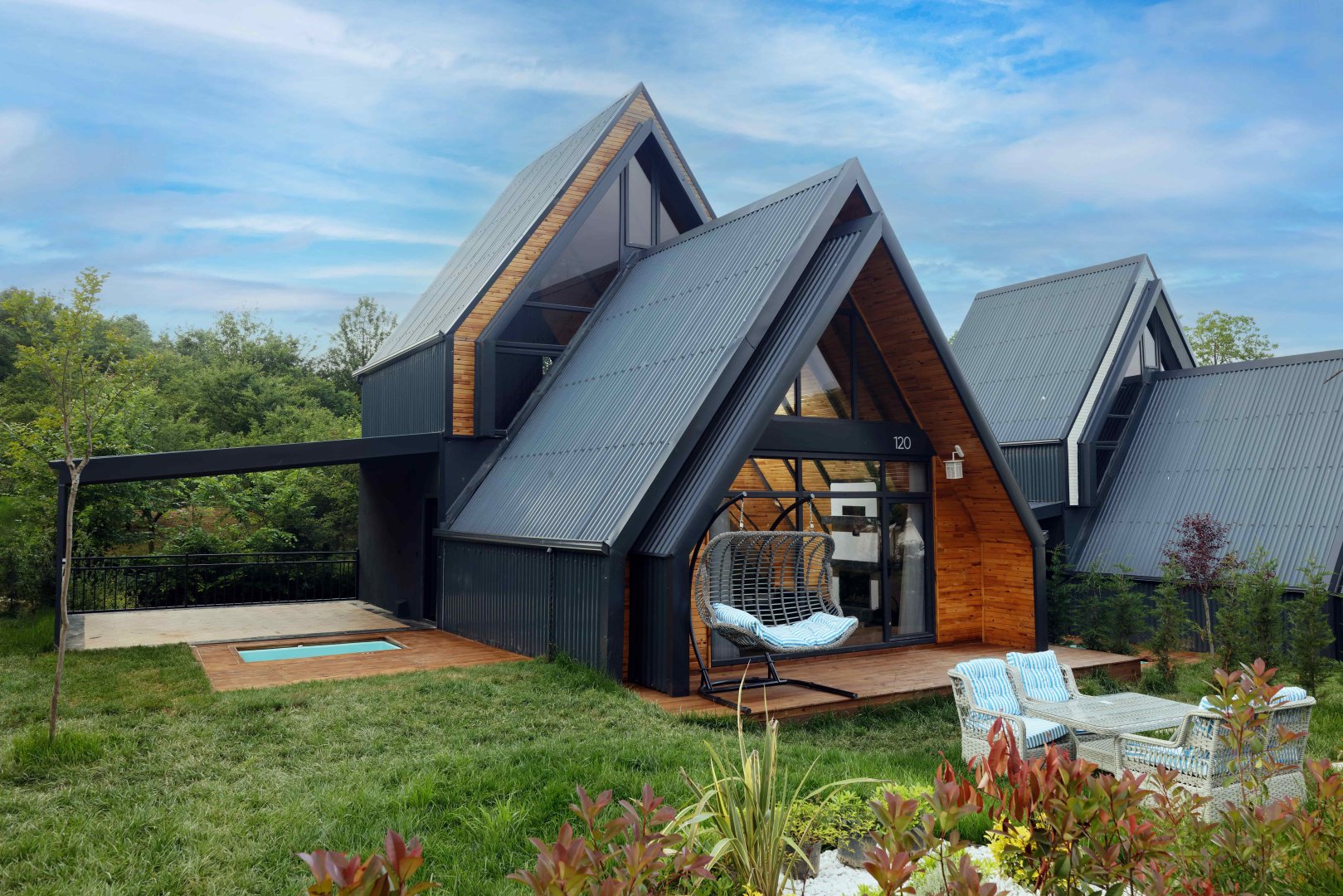 PRESIDENTIAL BUNGALOV 3+1 BAHÇE