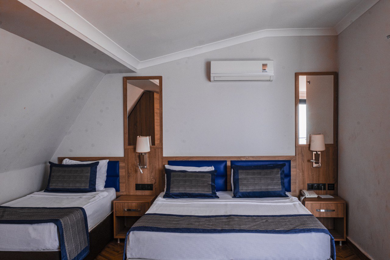 FAMILY CONNECTION ROOM