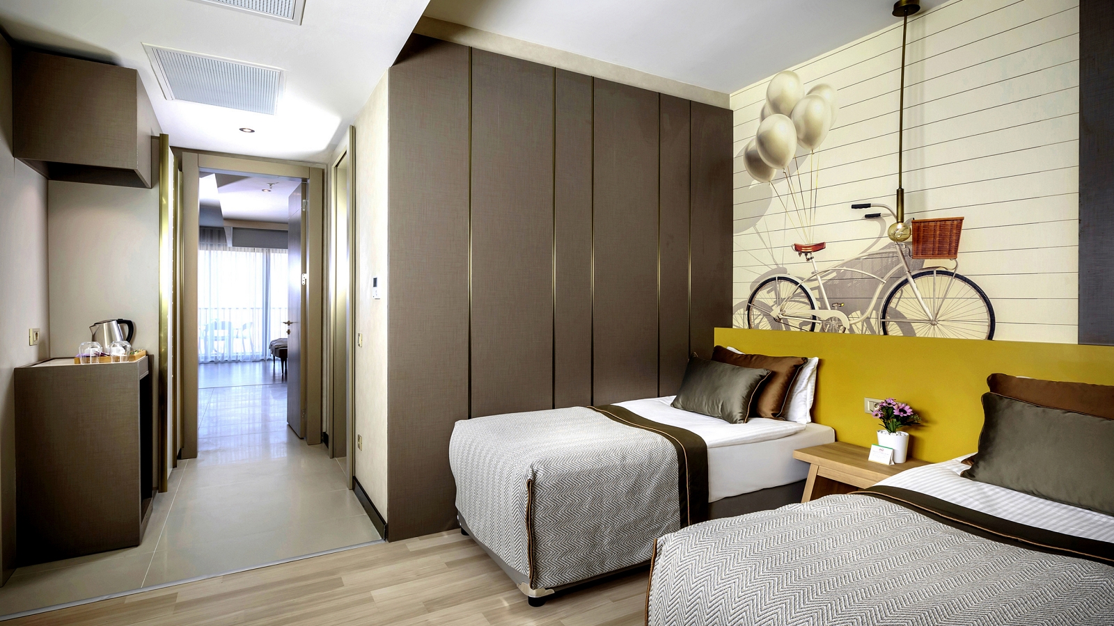 FAMILY ROOM 2 BEDROOMS