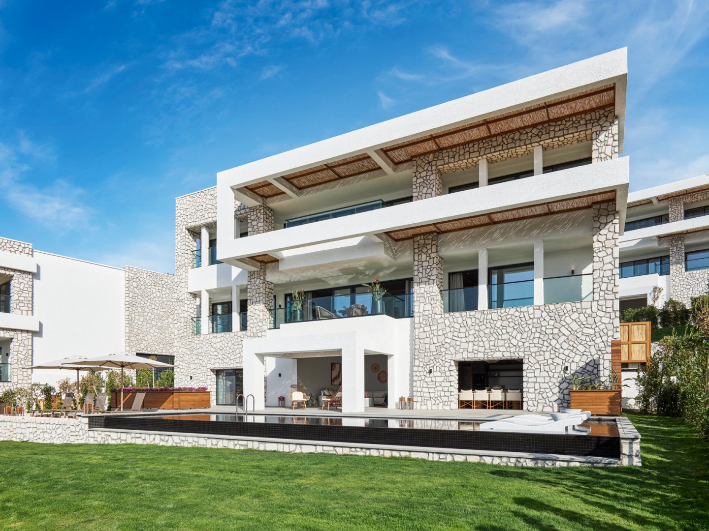 Executive villa frond side